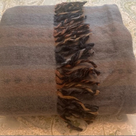Vintage Alexander Julian (pre Colours) Wool Throw 50x68 includesTwisted Fringe - Picture 5 of 8